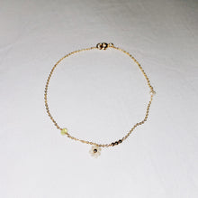 Load image into Gallery viewer, Daisy Bracelet