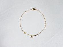 Load image into Gallery viewer, Daisy Bracelet