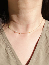 Load image into Gallery viewer, Daisy Necklace